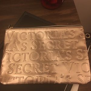 Vs pouch
